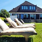 Apartamento Moderne 1 Mit Sonnenterrasse Und Parkplatz, In Ruhiger Lage, Nur Wenige Gehminuten Zum Ostsee Sandstrand