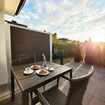Moderne 1 Mit Sonnenterrasse Und Parkplatz, In Ruhiger Lage, Nur Wenige Gehminuten Zum Ostsee Sandstrand Apartamento *