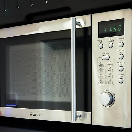 Moderne 1 Mit Sonnenterrasse Und Parkplatz, In Ruhiger Lage, Nur Wenige Gehminuten Zum Ostsee Sandstrand